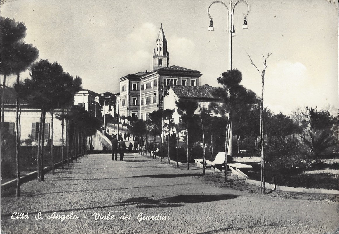 0038 CITTASANTANGELO VIALE DEI GIARDINI 1955_07_12 FRONTE